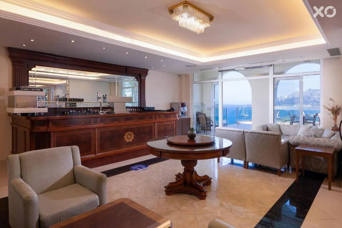 Avalon Hotel