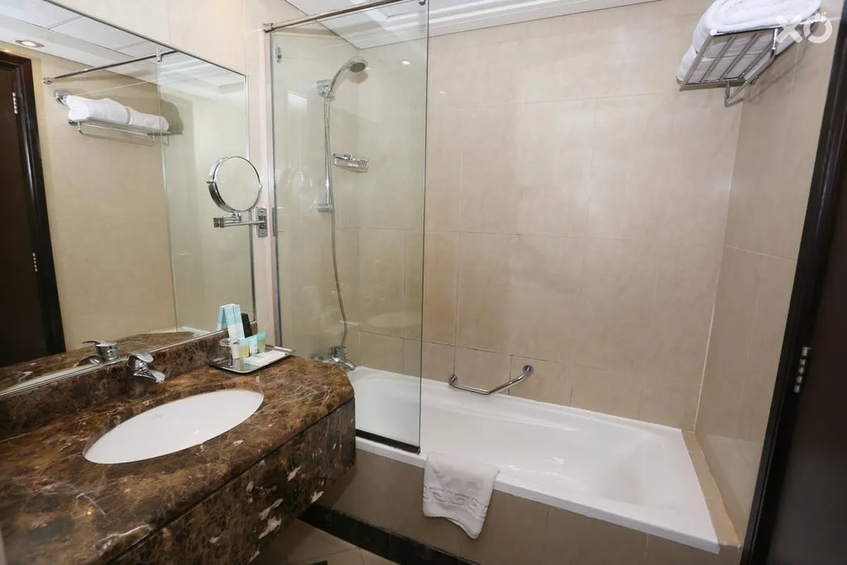 Al Hamra Hotel