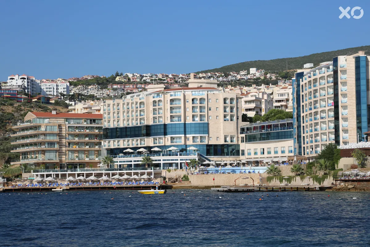 Charisma De Luxe Hotel