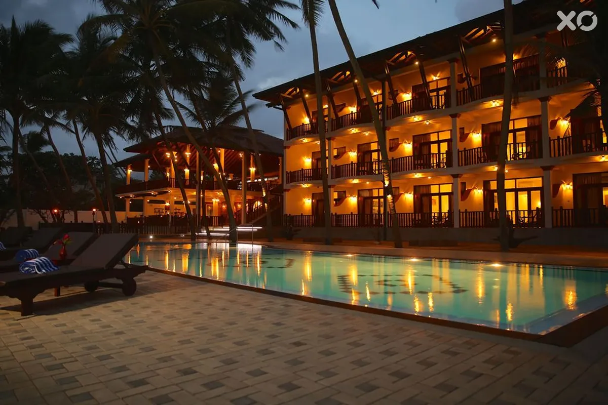 Whispering Palms Hotel