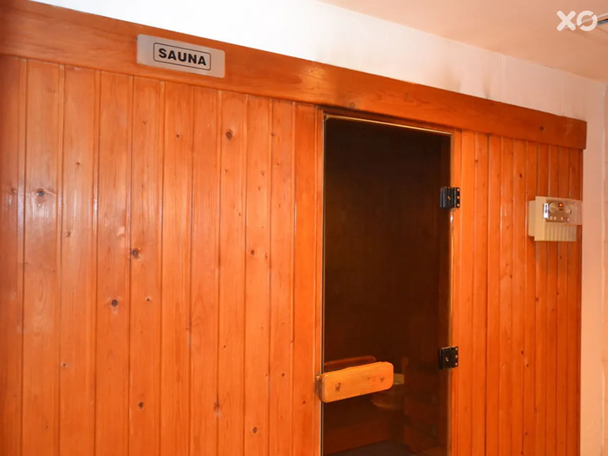 Landmark Summit Hotel