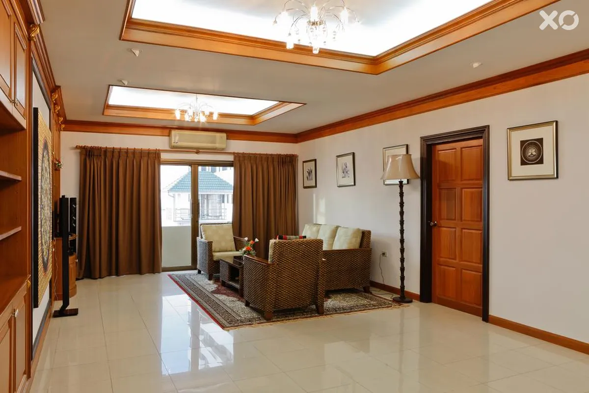 Inn House Hotel