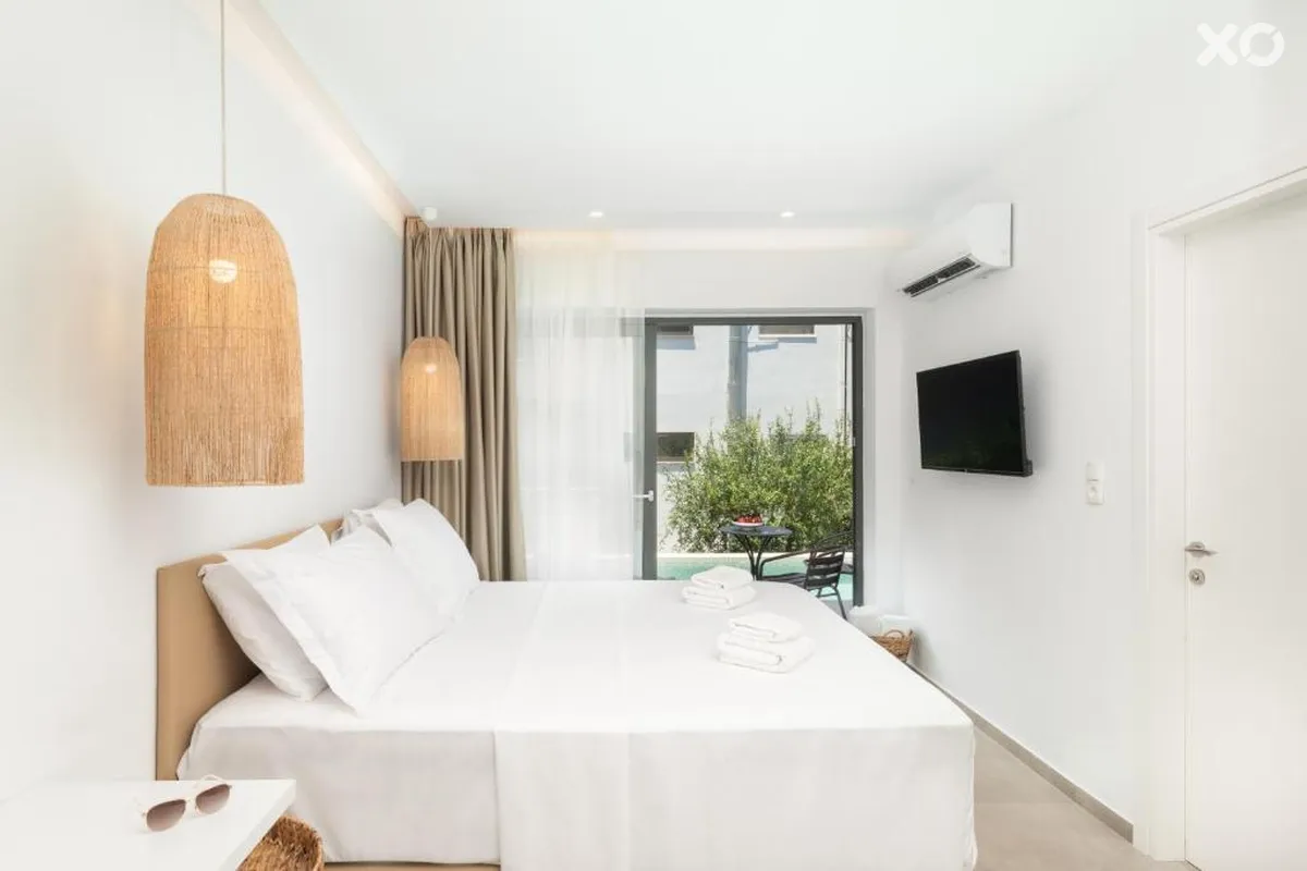Golden Bee Lifestyle Hotel