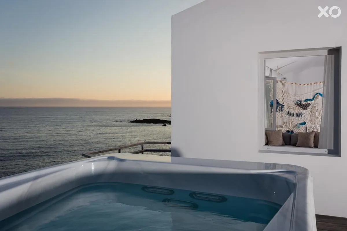White Exclusive Suites & Villas