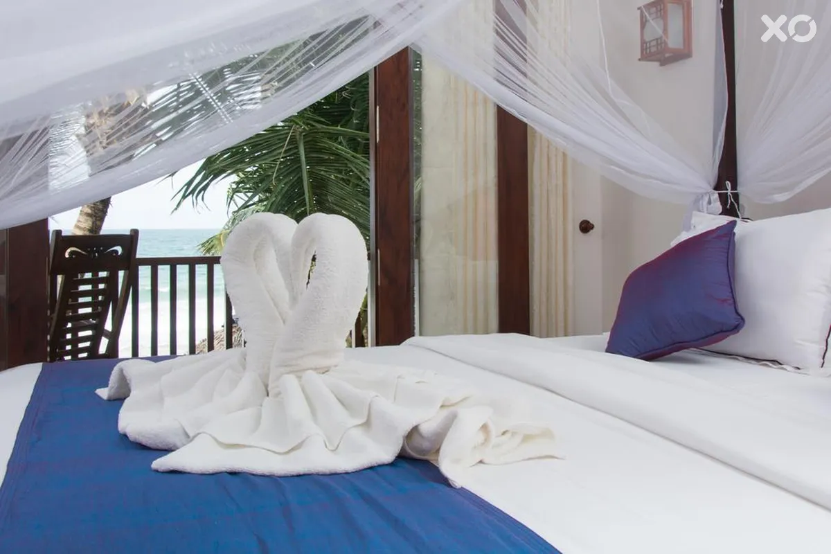 Sapphire Seas Beachfront Hotel