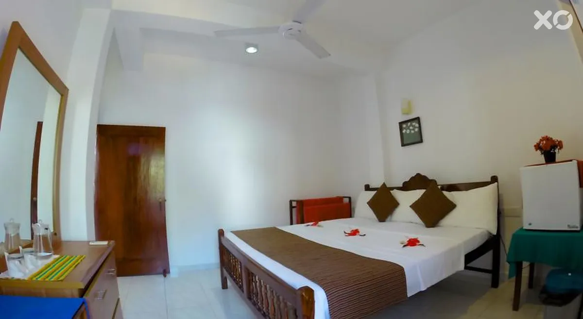Royal Beach Hotel & Restaurant