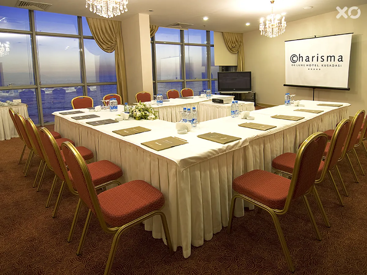 Charisma De Luxe Hotel