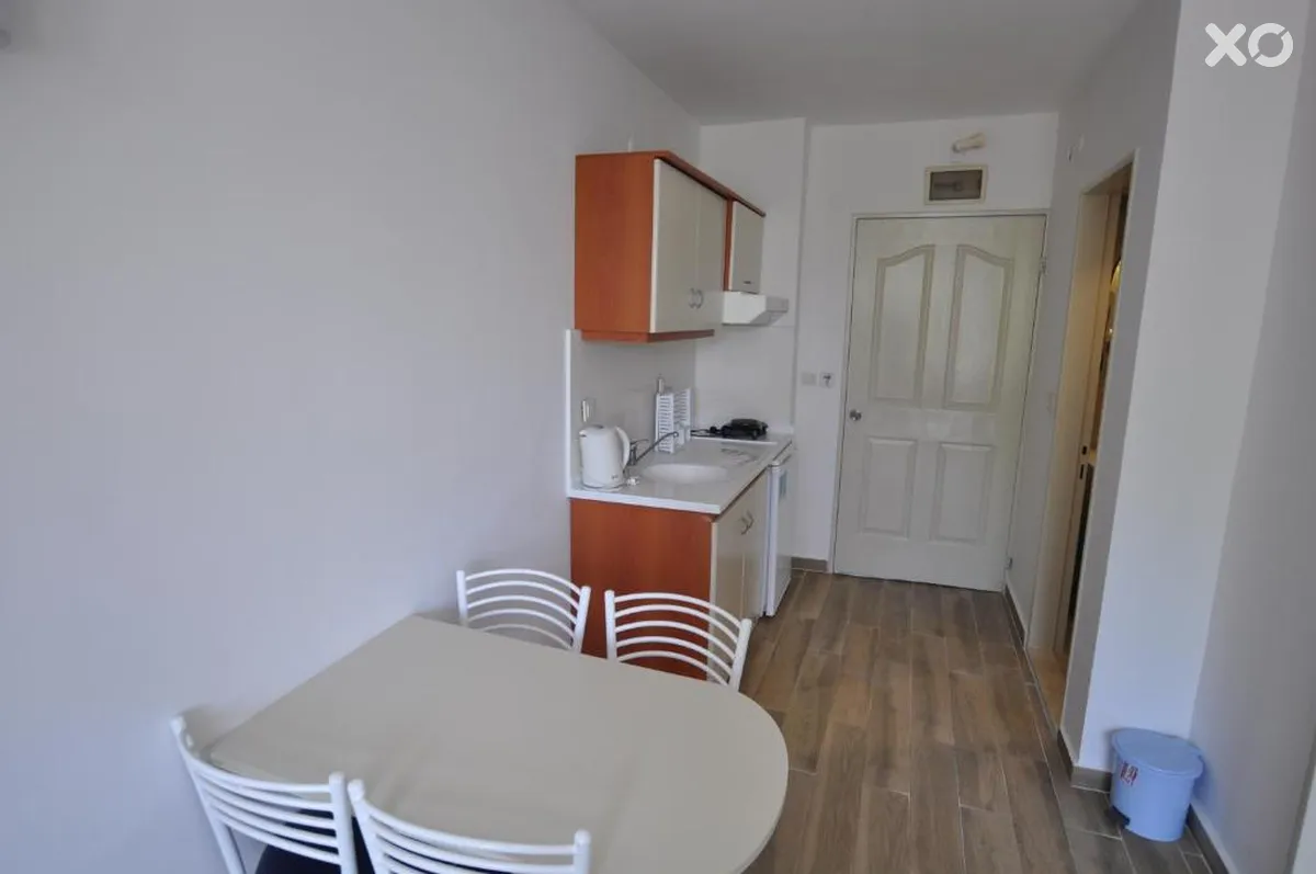 Happy Apartments