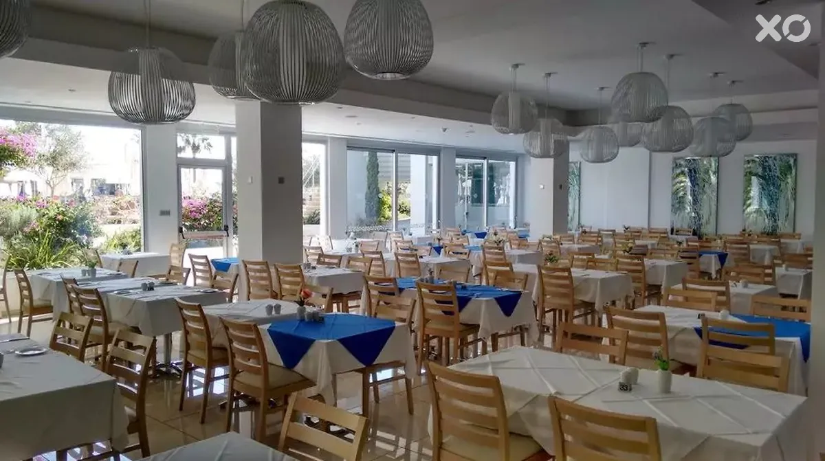 Vrissaki Beach Hotel