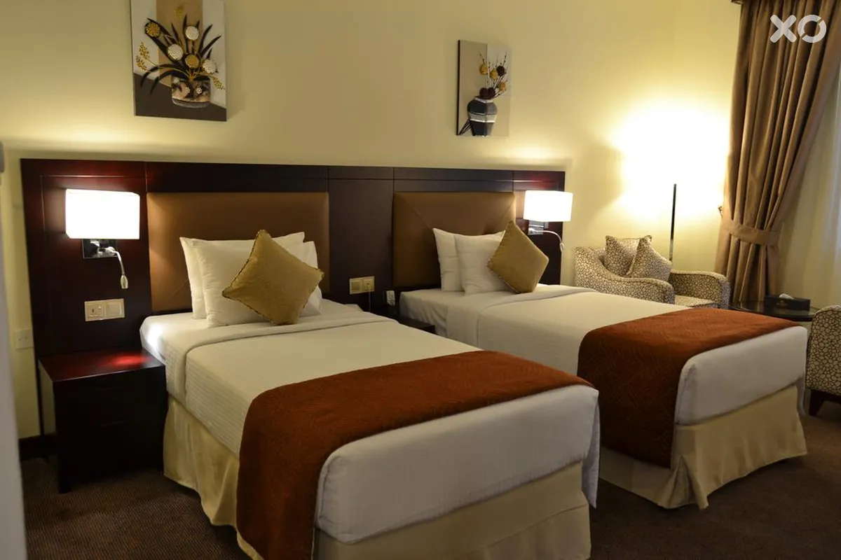 Landmark Summit Hotel