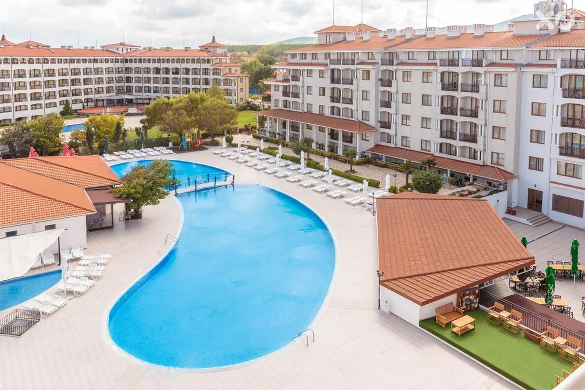 Suneo Beach Club Serenity Bay
