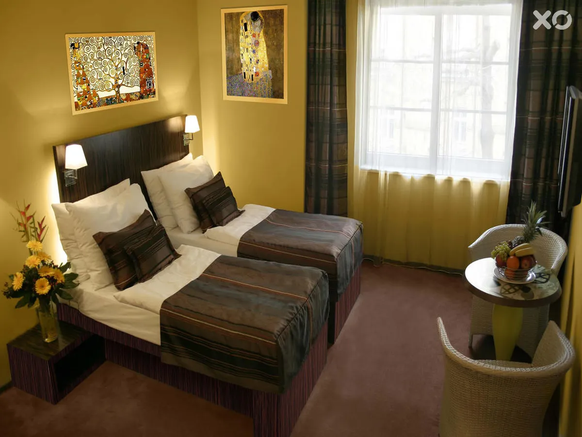 Crystal Palace EA Hotel