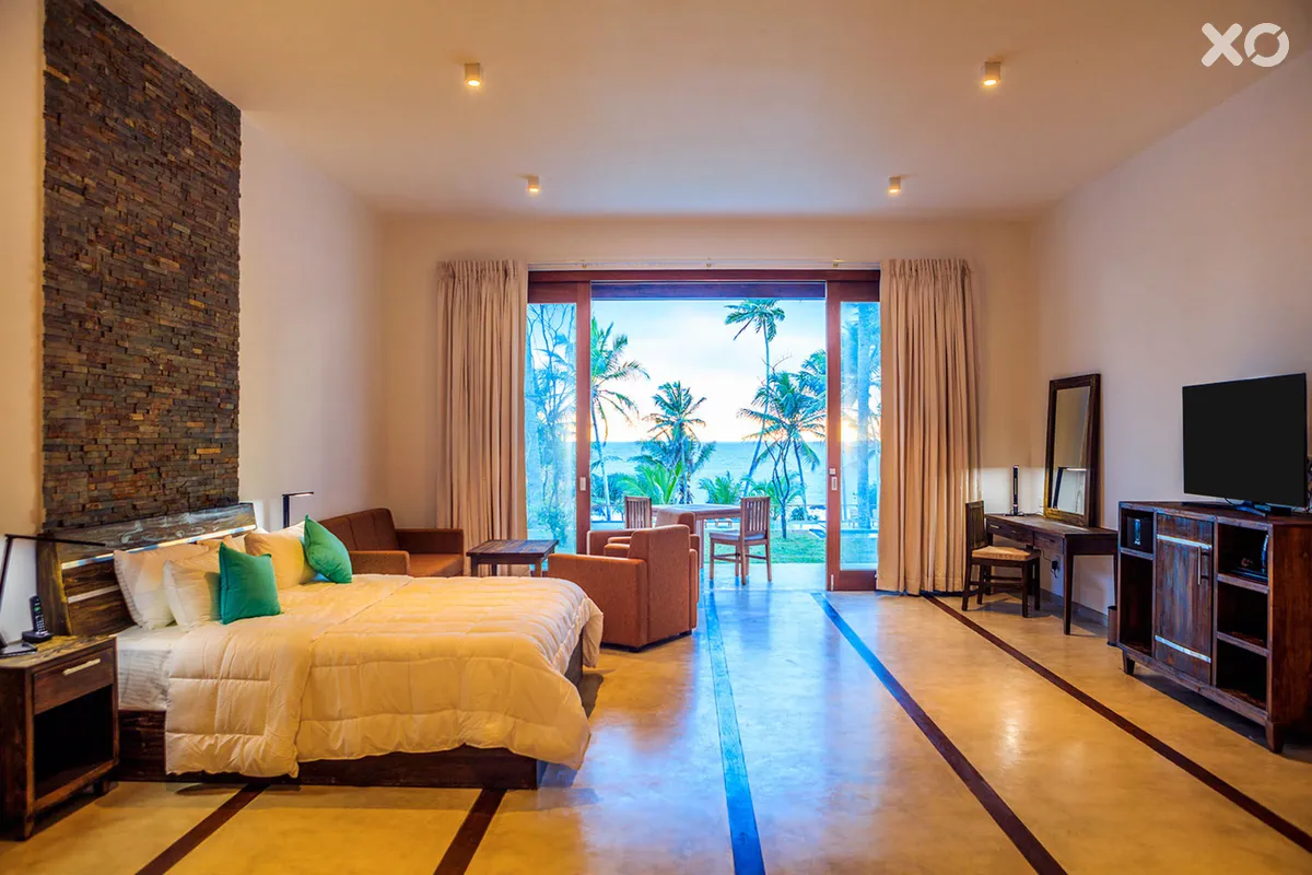 R Degrees Hotel