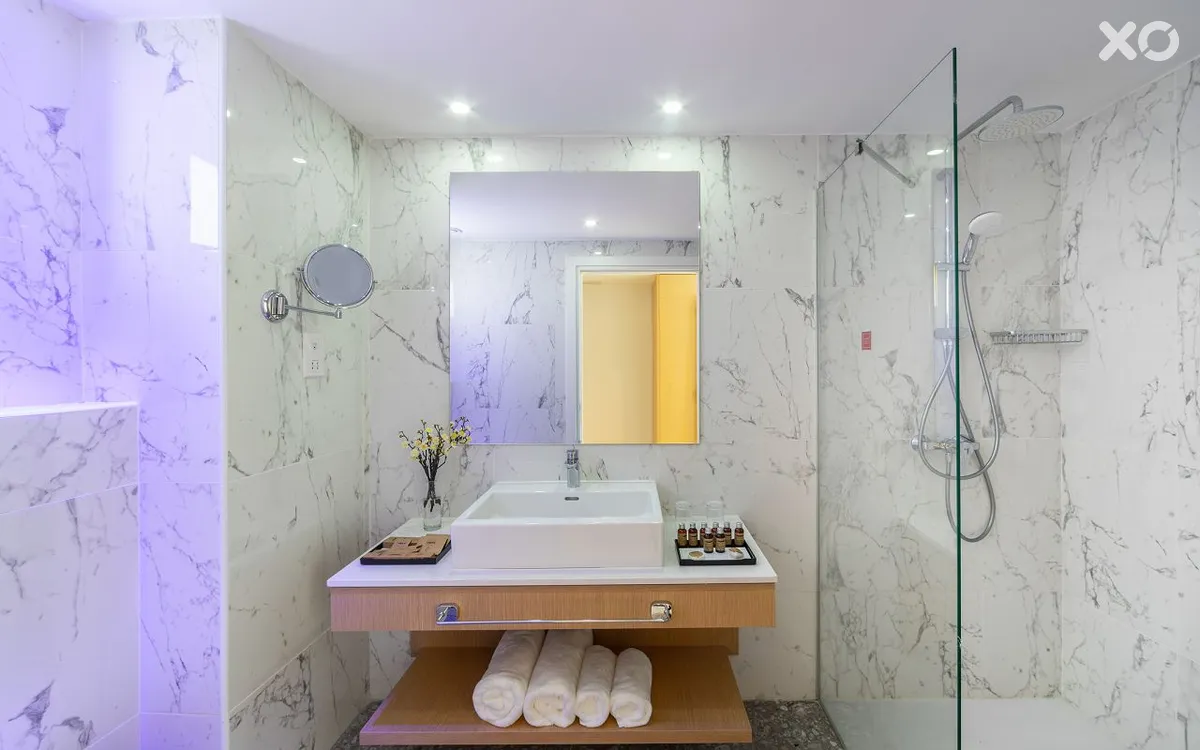 Leonardo Crystal Cove Hotel & Spa by the Sea