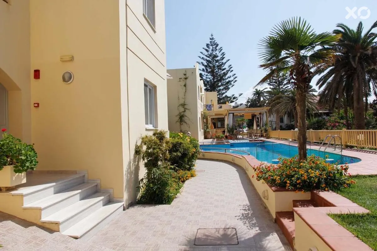 Lambrinos Suites