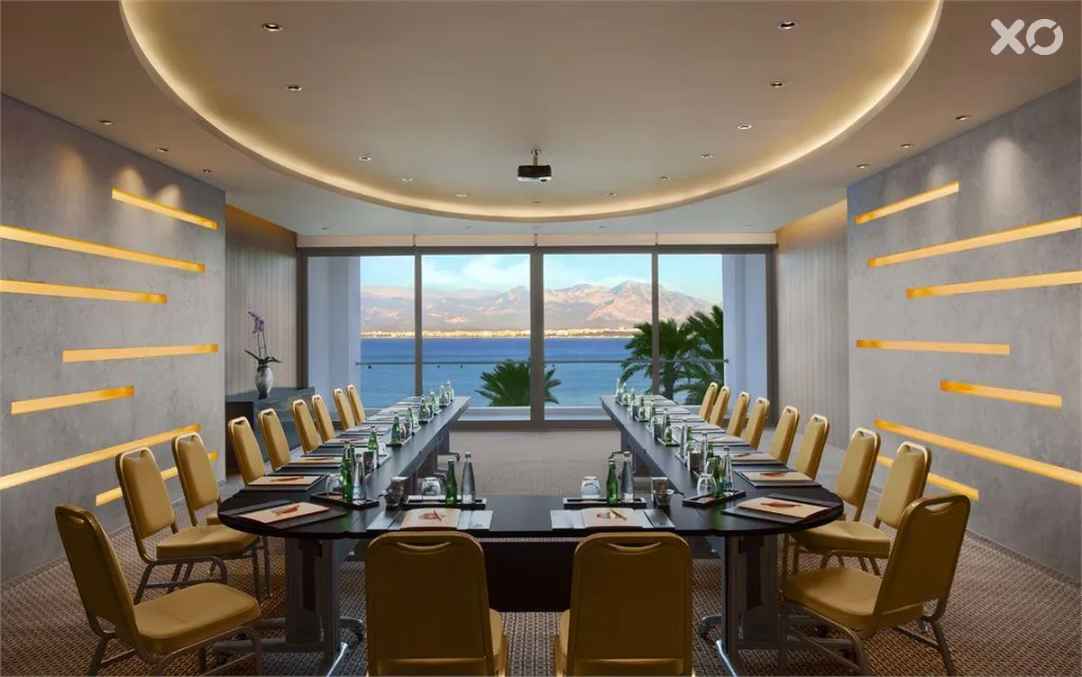 Akra Hotel
