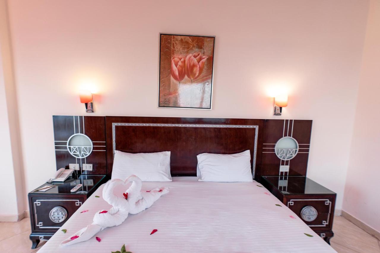 Sphinx Aqua Park Beach Resort