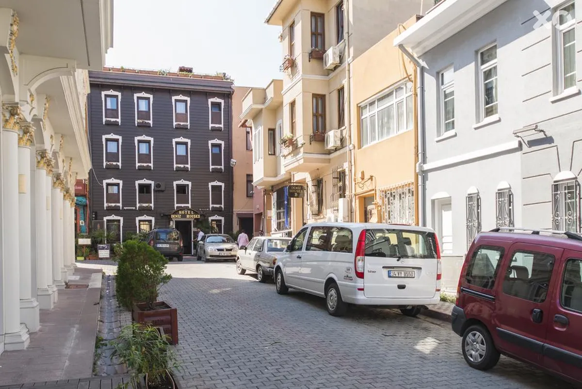 Deniz Houses
