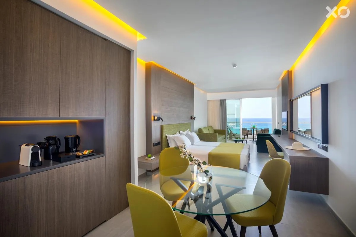 Cavo Maris Beach Hotel