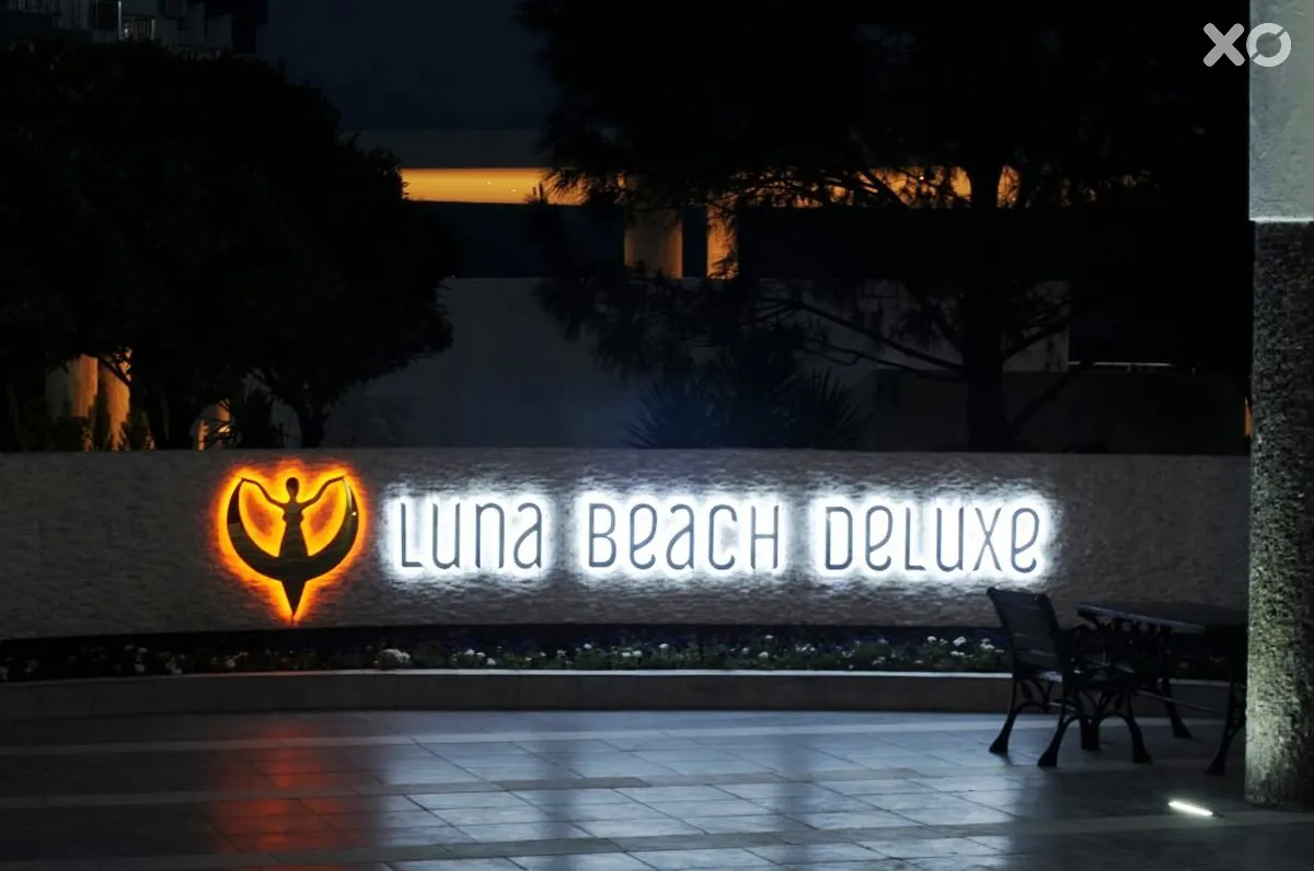 Luna Beach Deluxe Hotel