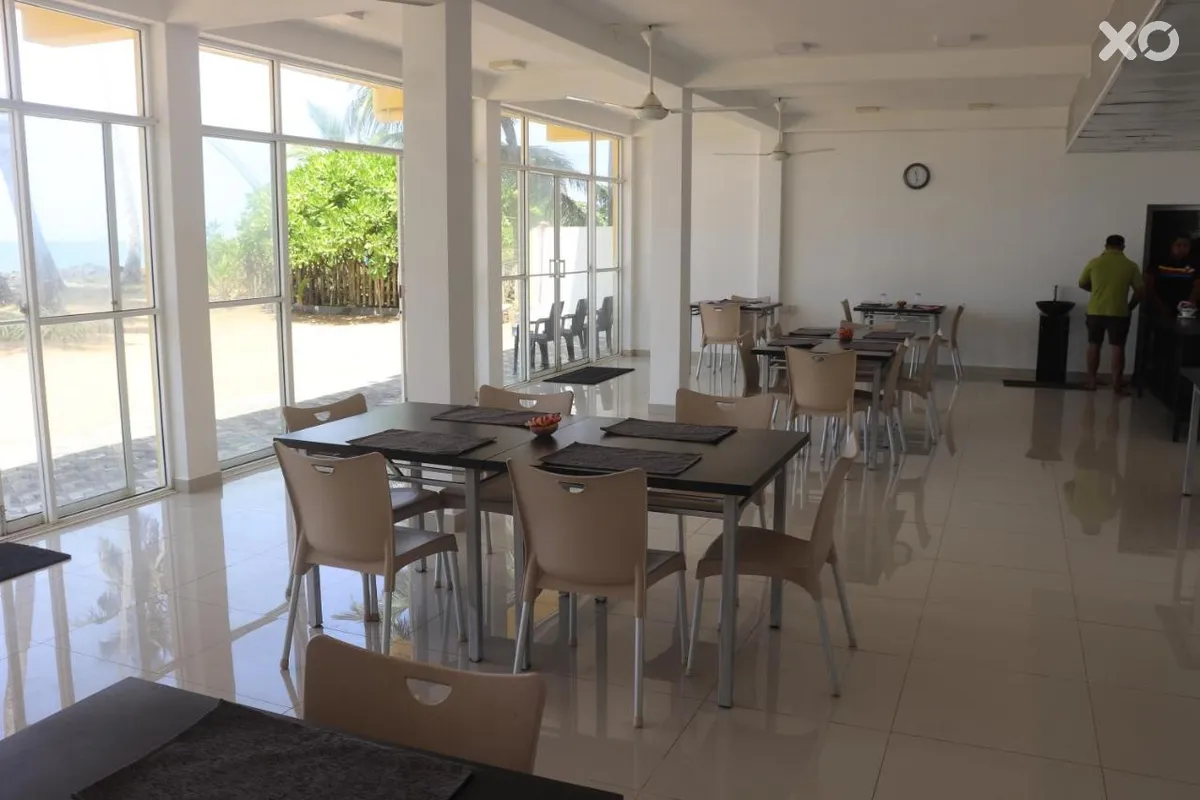 Oreo Beach Hotel