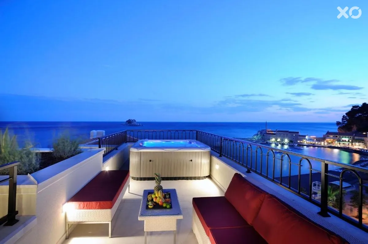 Riva Hotel