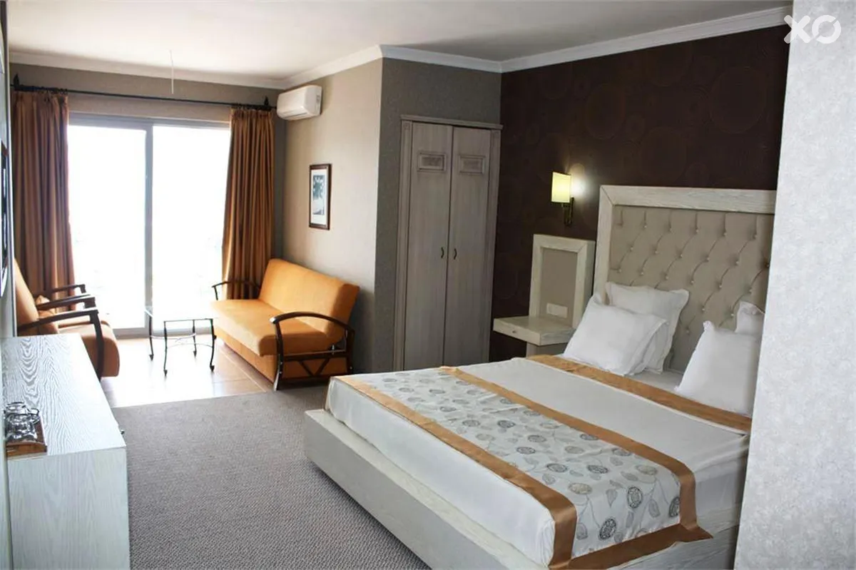 Romance Hotel