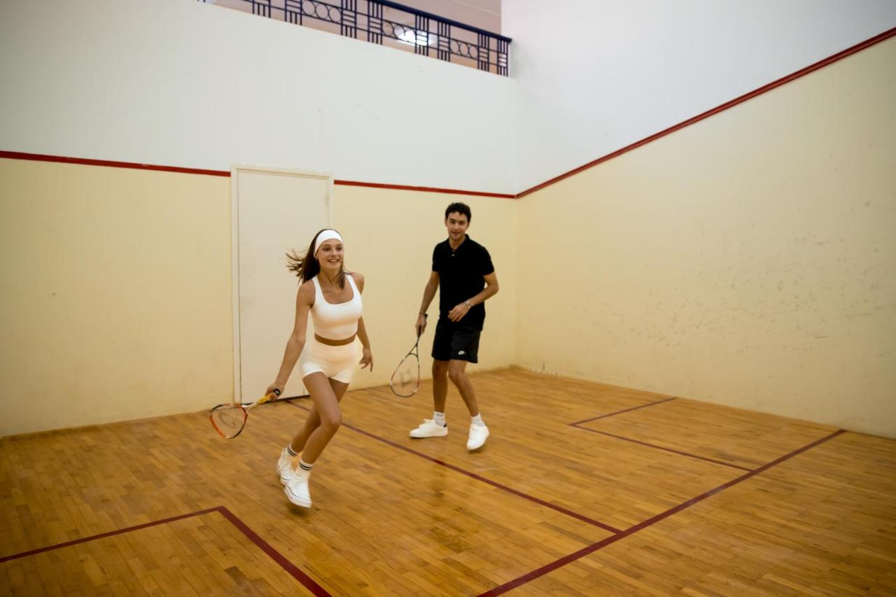 Sunny Days Mirette Family Apartments & Resort