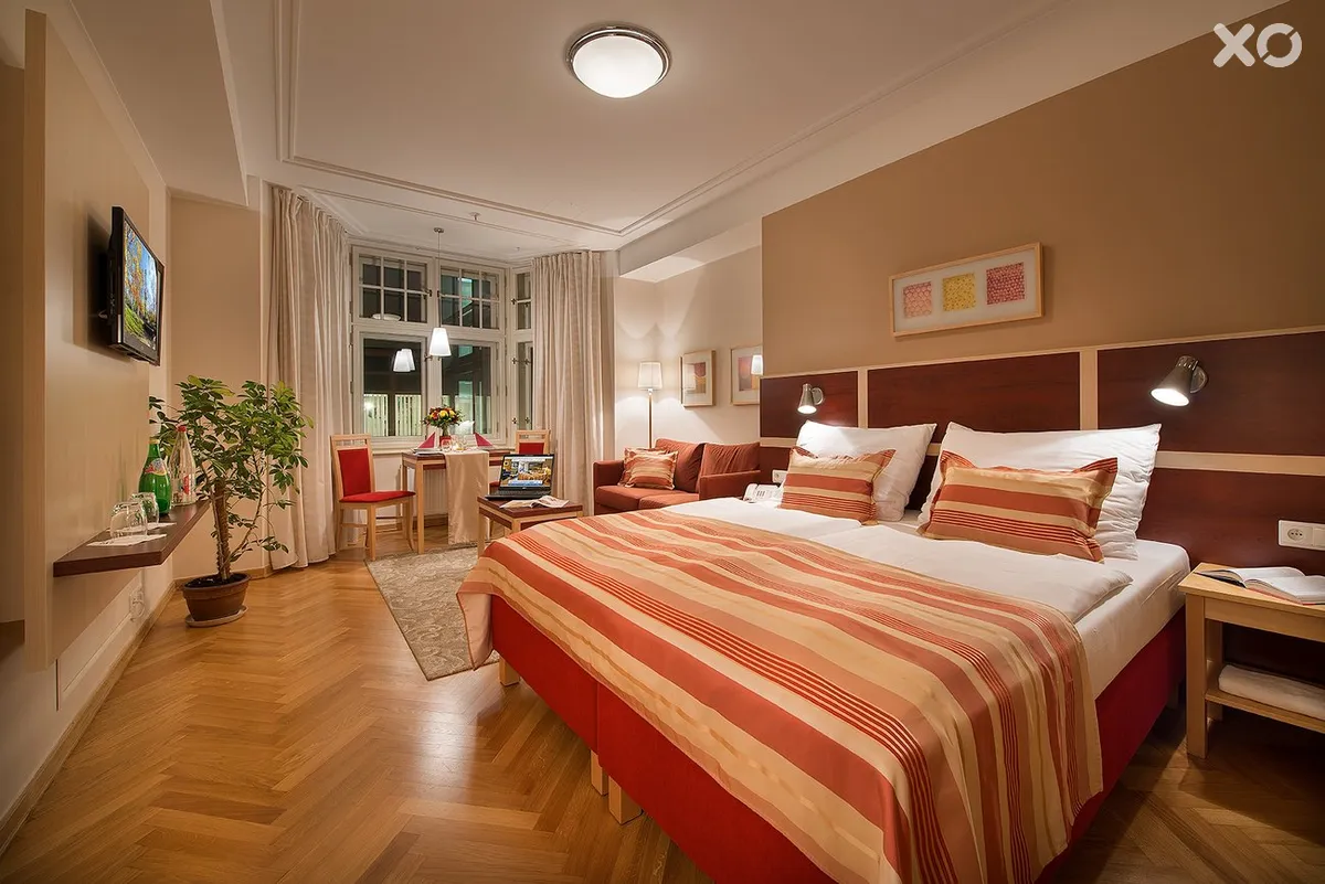 EA Hotel Julis