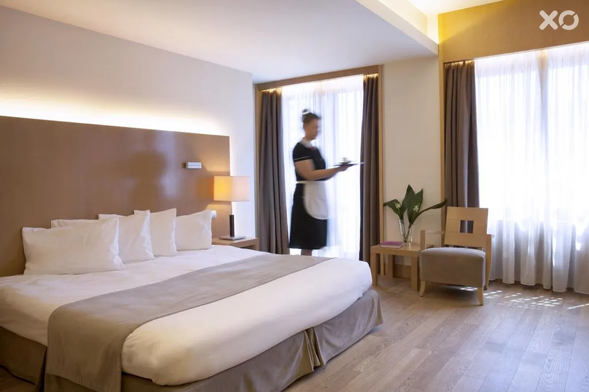Lazart Hotel