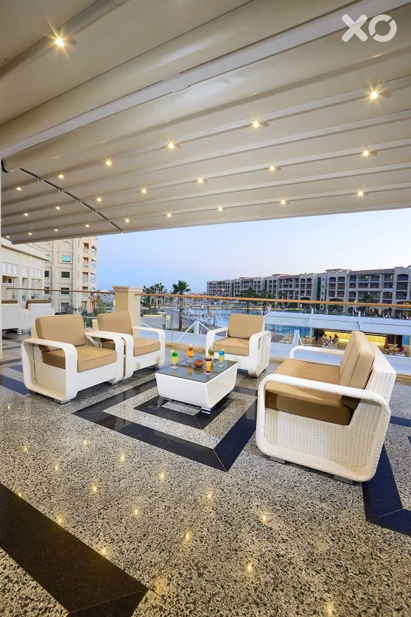 Albatros White Beach Resort