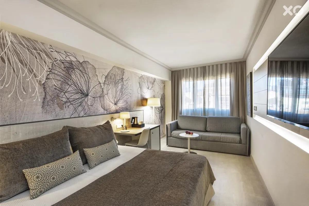 Salles Pere IV Hotel