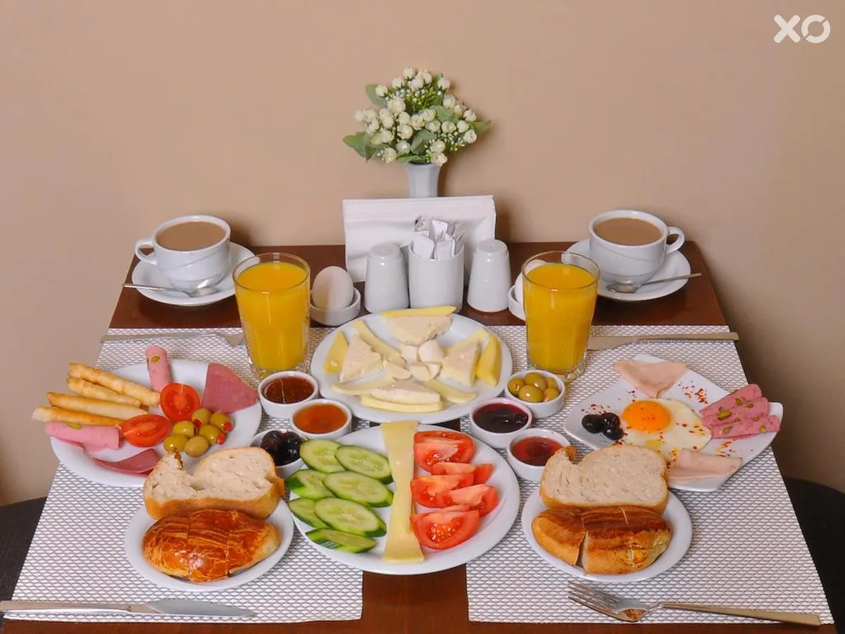 Divan-i Ali Hotel