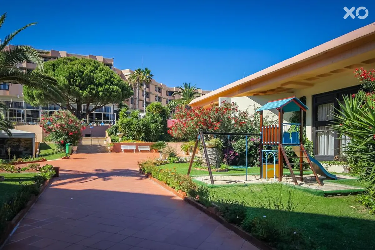 Auramar Beach Resort