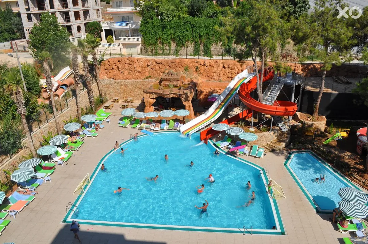 Green Life Hotel