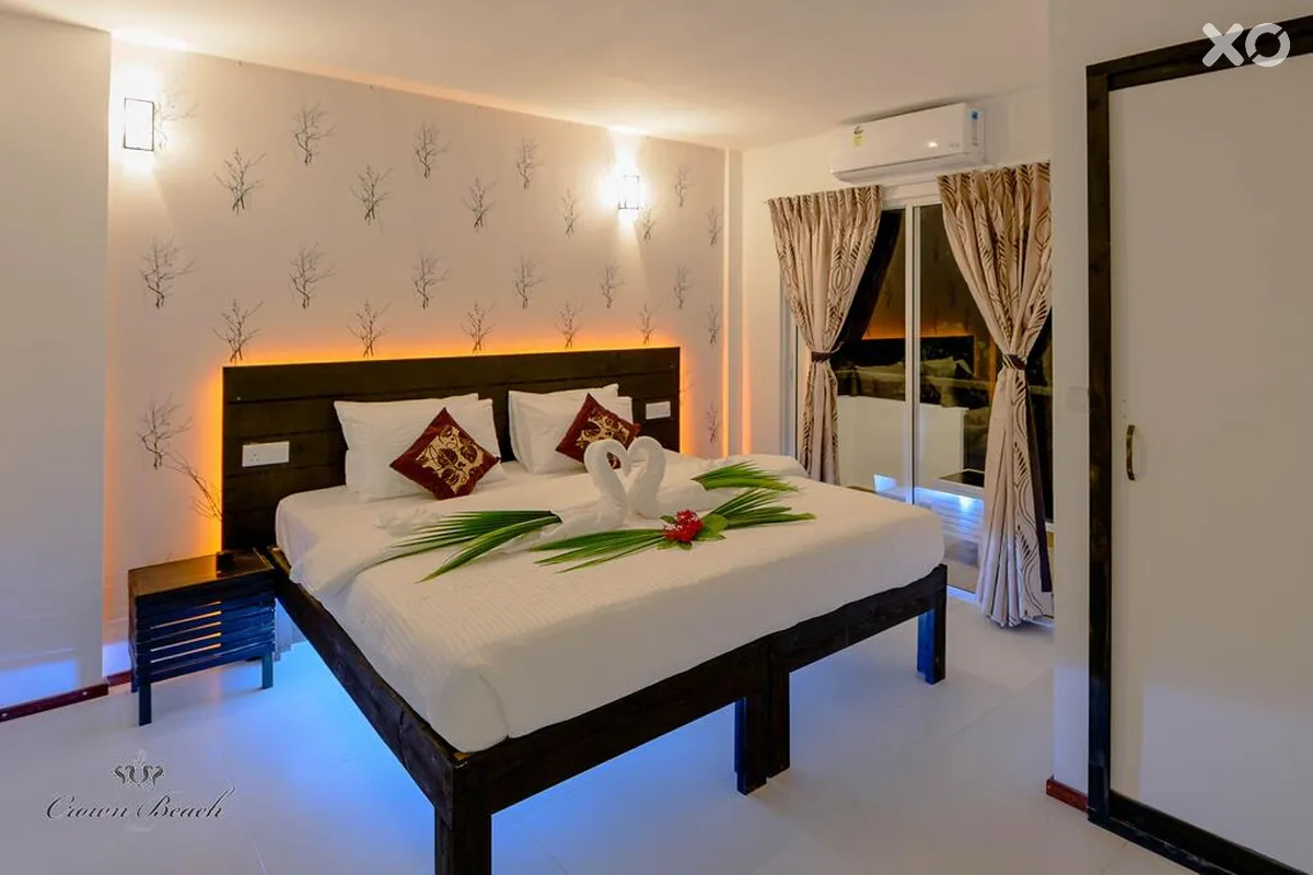 Crown Beach Hotel