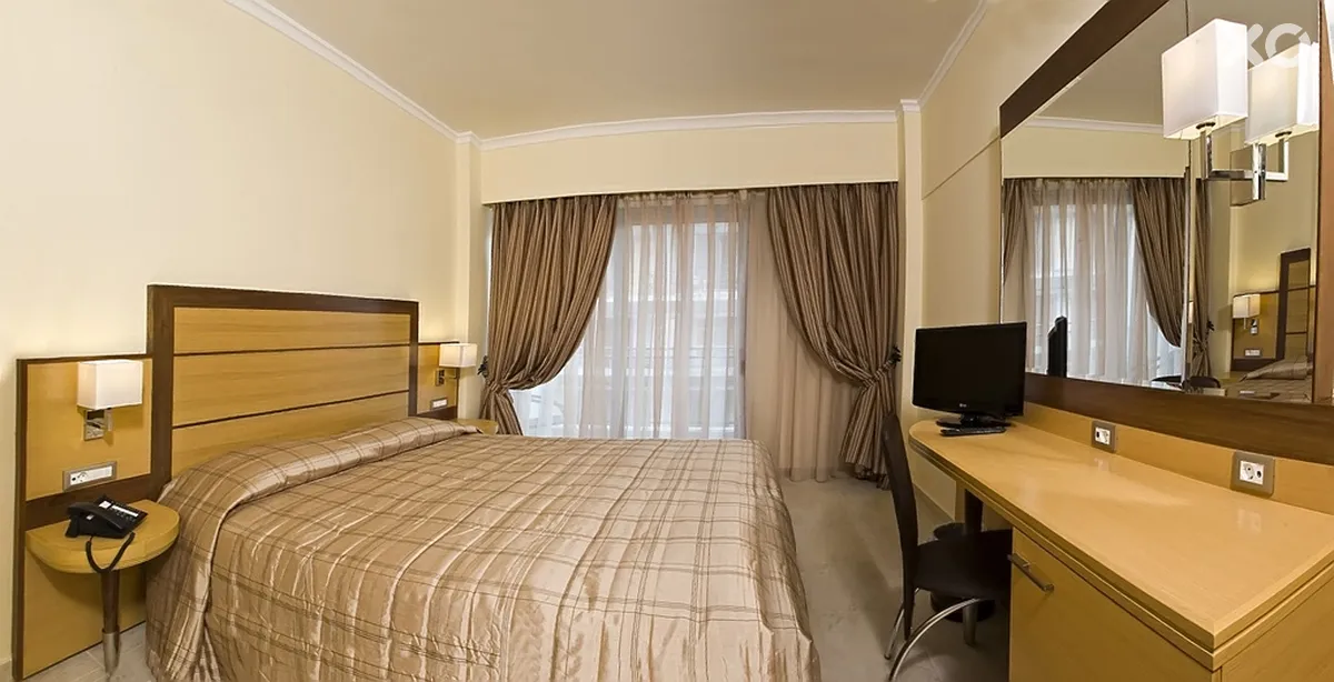 Manousos City Hotel