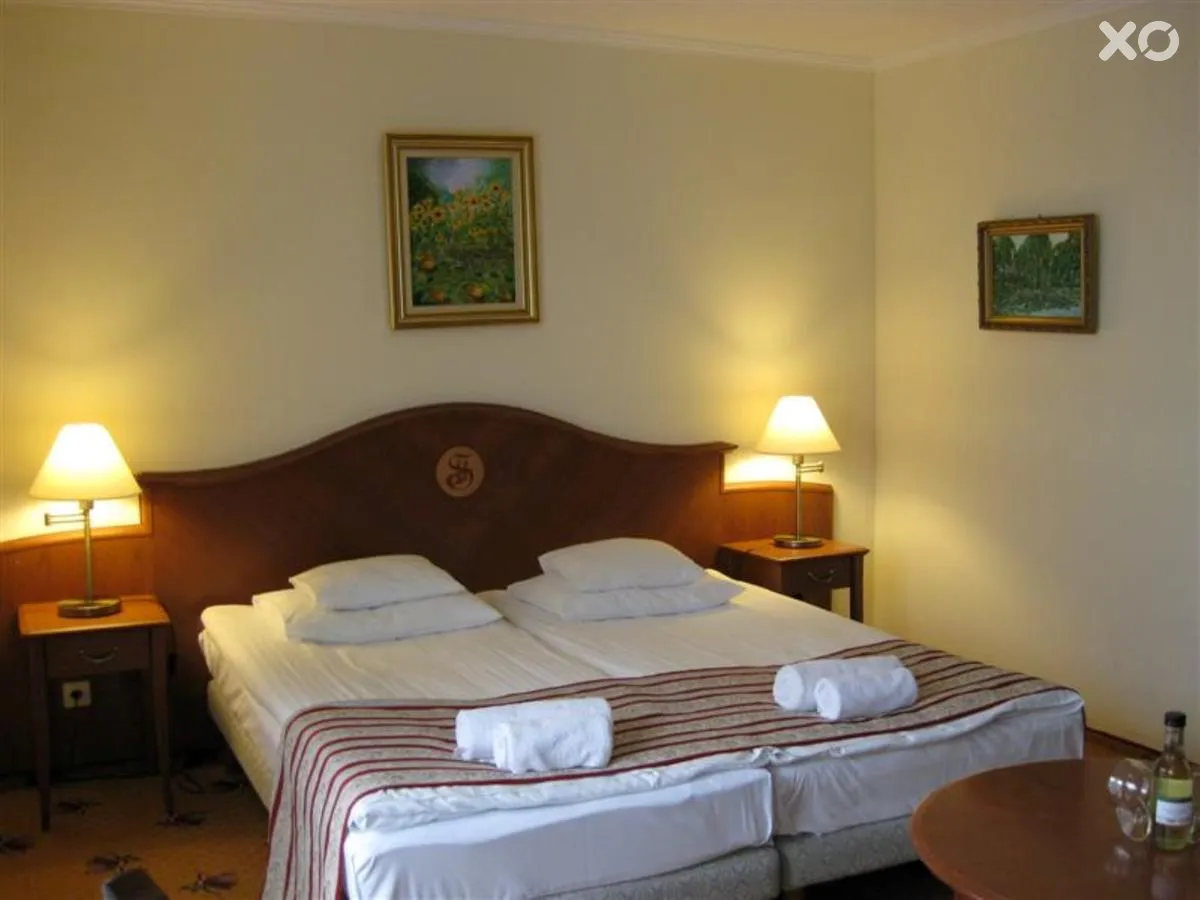 Sante Hotel