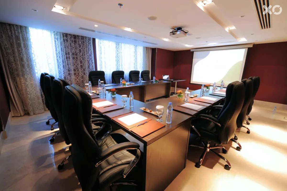 Al Hamra Hotel