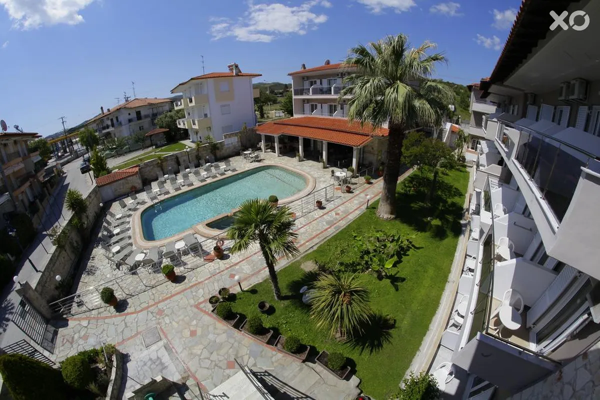 Sarantis Hotel
