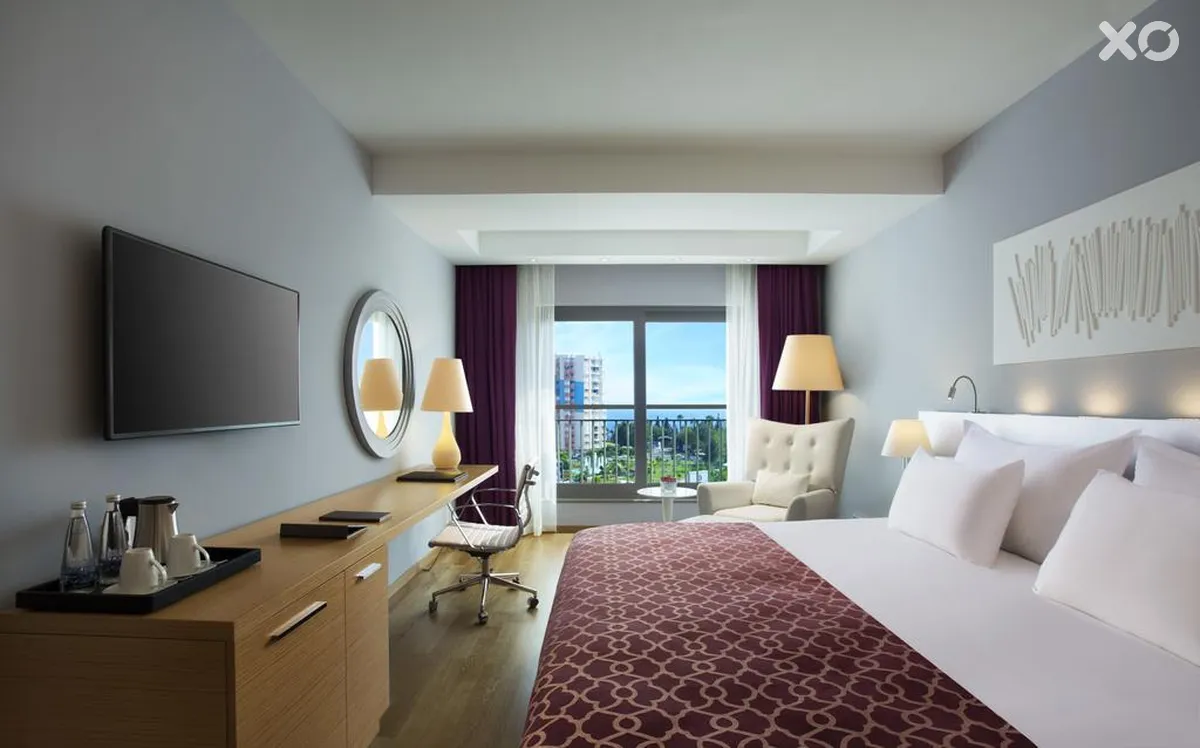 Akra V Hotel