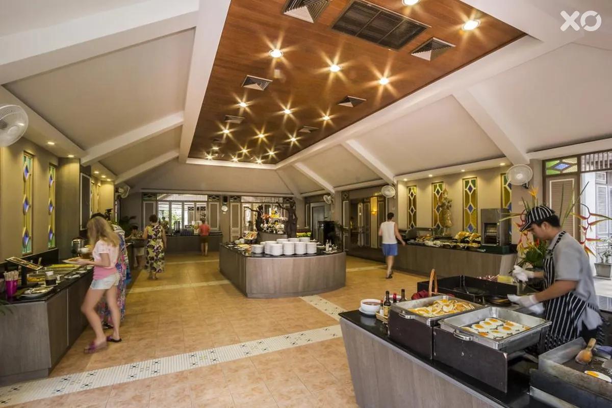 Amora Beach Resort Phuket