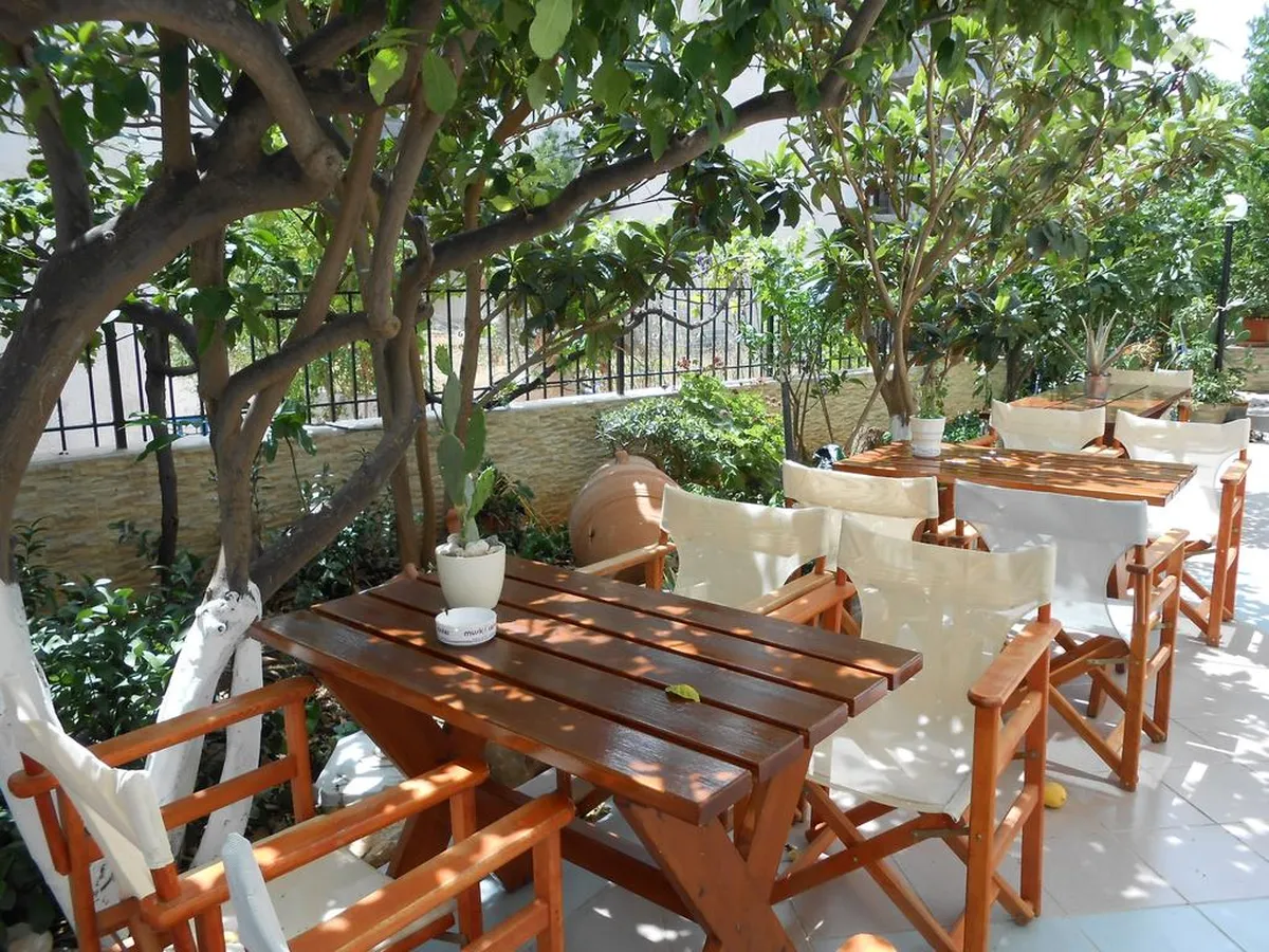 Voula Hotel & Apartments