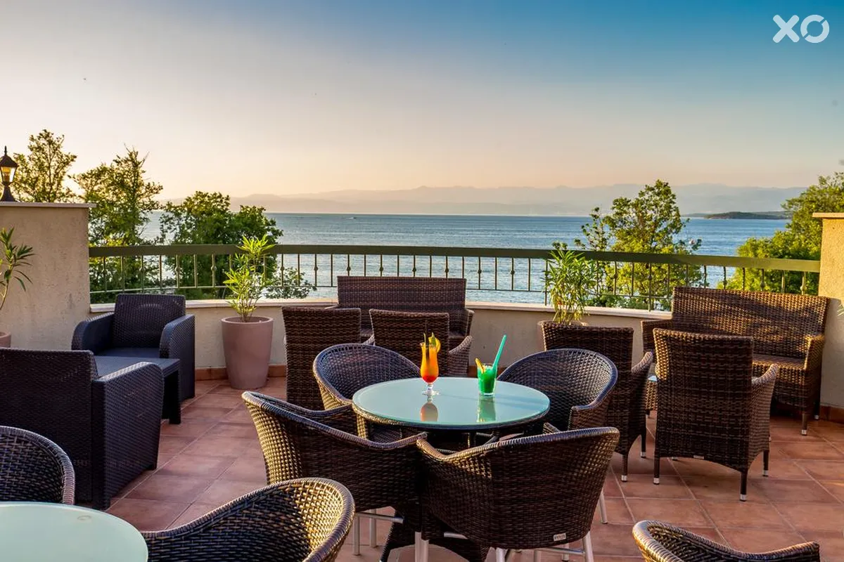 Blue Waves Resort