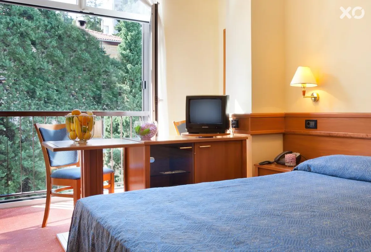 Kristal Hotel
