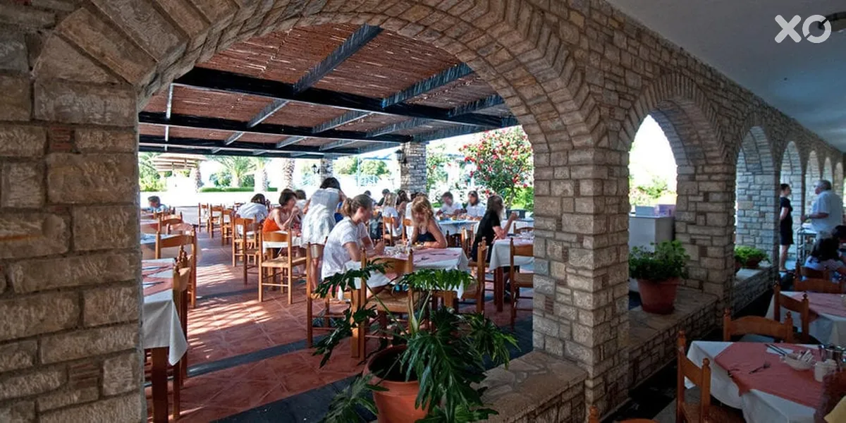 Zefiros Beach Hotel