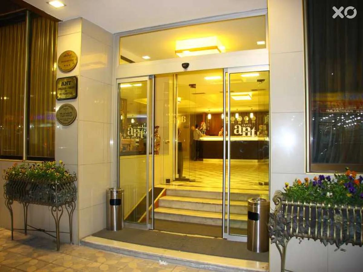 Grand Ant Hotel