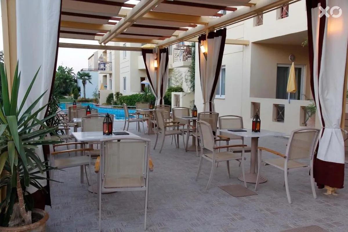 Lambrinos Suites