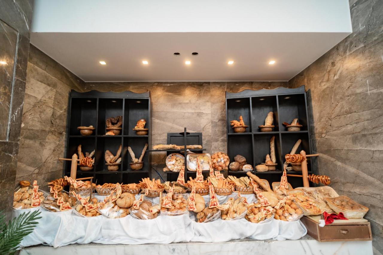 Sphinx Aqua Park Beach Resort