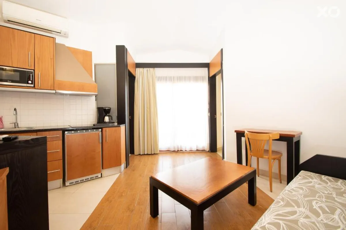 HL Miraflor Suites Hotel